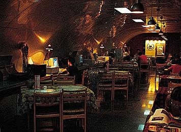 《战锤40K：星际战士2》幕后预告片展示泰伦虫群